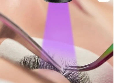 ❌ Pourquoi nous avons choisi de ne PAS utiliser la colle UV / LED pour les extensions de cils